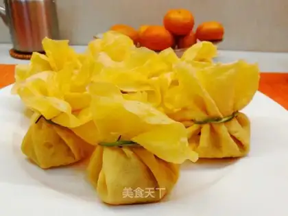 Gold pocket
