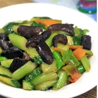 Pelican veggies and sea cucumbers