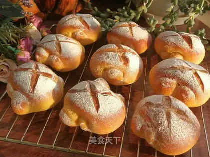 Pumpkin rolls
