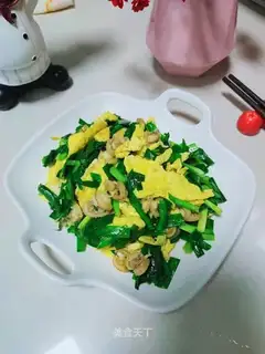 Cream fan fried eggs