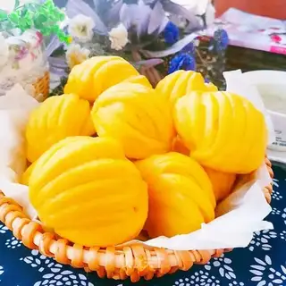 Pumpkin rolls