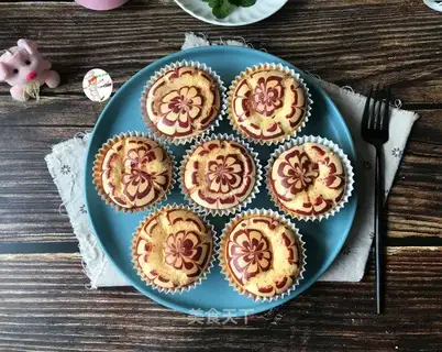 Pick up the cupcakes