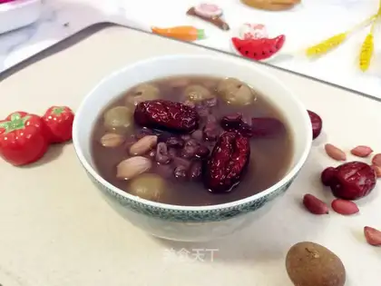 Red bean date cinnamon soup