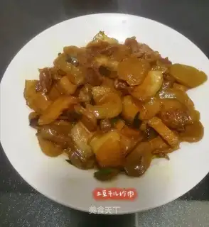 Potato-dry fried meat