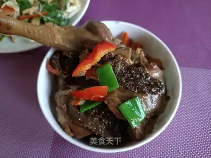 Goose stewed with lamb belly