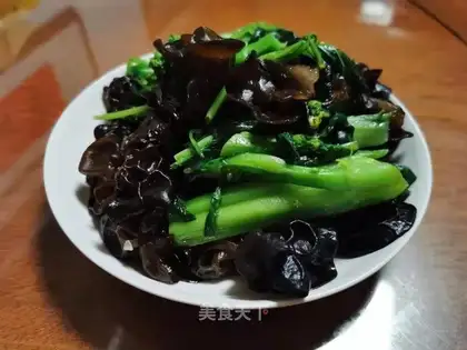Black Mue-il's late for cooking