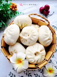 Carrot pork buns