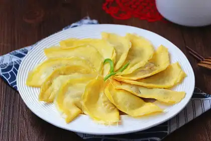 Gold egg dumplings