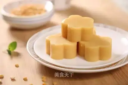 Homemade pea yellow