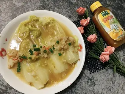 Garlic soup and cabbage