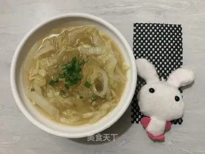 Sour cabbage fan soup