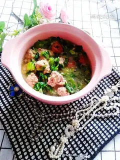 Double meatball soup