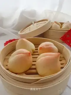 Milky peach buns