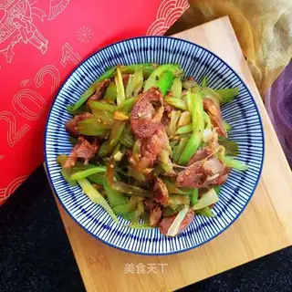 Celery fried sausage