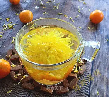 Orange chrysanthemum tea