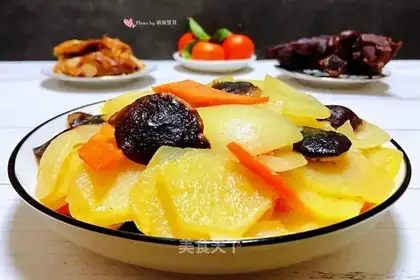 Onion mushrooms, carrots, chips