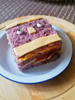 A purple egg sandwich
