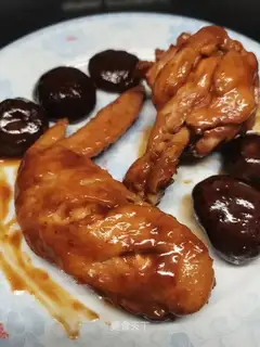 Red chicken wings