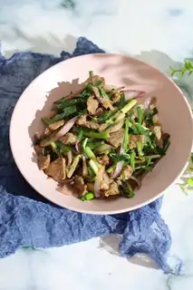 Onion garlic and beef