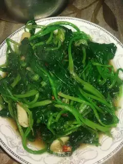 Garlic spinach