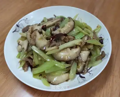 Celery mushrooms and fried meat