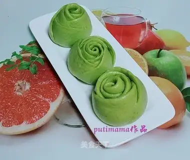 Breathed rose buns