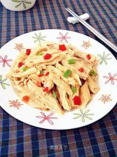 Pepper chopping and scavenging bamboo