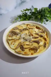 Cracking eggs
