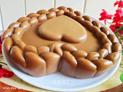 Cardiac red sugar cake