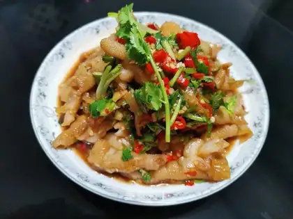 Spicy, boneless claws