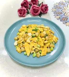 Squirt fried eggs
