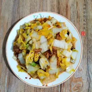 Fried fried cabbage