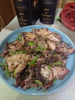 Onion fried the rabbit