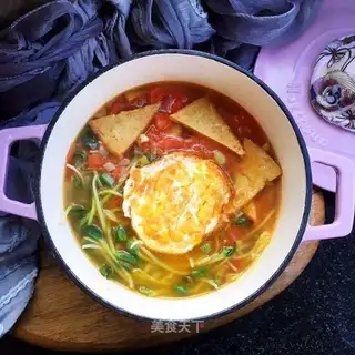 Tomato soy egg soup
