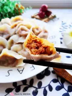 Pickle pork dumplings