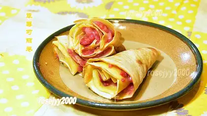 Strawberry rolls