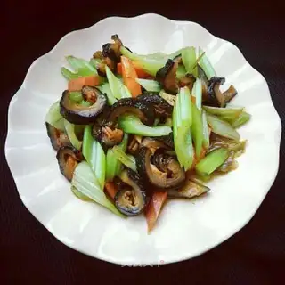 Vegetable fried sea cucumber