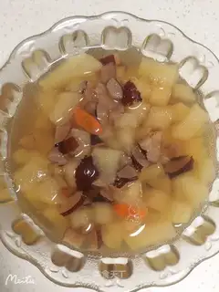 Apple date soup