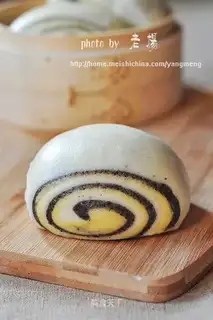 Three-color Xiangyun steamed buns
