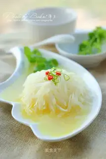 Shredded radish with chicken sauce
