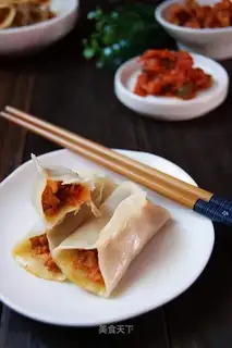 Spicy cabbage pot stickers