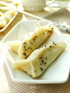 cabbage and pork pot stickers