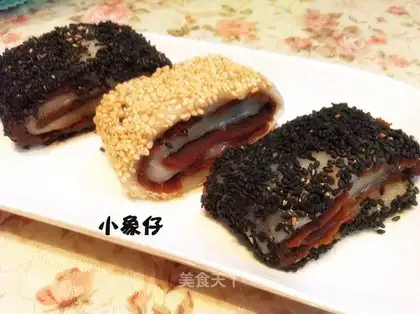 Sesame red bean glutinous rice roll