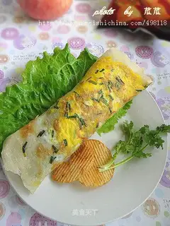 Potato chips, pancakes, fruits