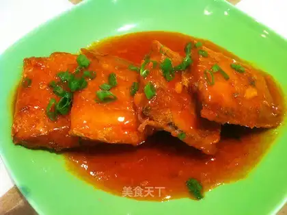 Hairfish in tomato sauce