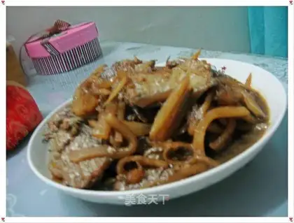 Pan-fried hairtail with shredded radish