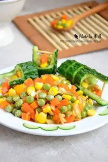 Mixed vegetables and cucumber bucket