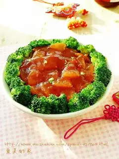Roasted radish with barbecued pork sauce