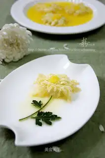 Orange juice and chrysanthemum tofu