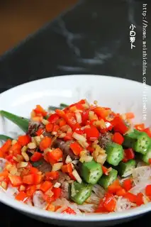 Red pepper okra fat beef roll